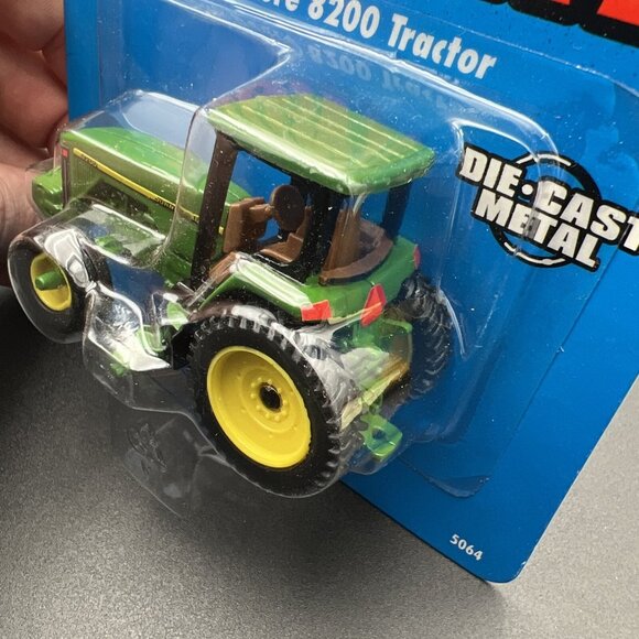 NIB Vintage 1997 Ertl John Deere 8200 Tractor #5064 1/64 Scale Metal Die Cast - Picture 9 of 9